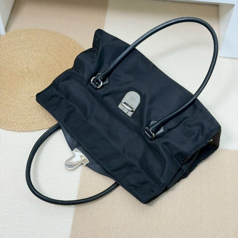 （酷颯美女快看😎）🏷️Prada 普拉達．Shoulder 中古長法棍/客人寄賣-14