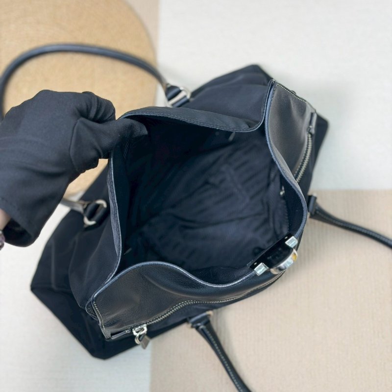 （酷颯美女快看😎）🏷️Prada 普拉達．Shoulder 中古長法棍/客人寄賣-15