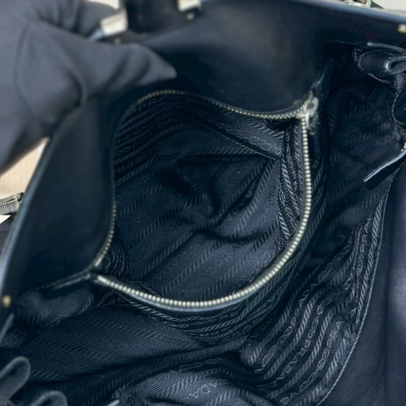 （酷颯美女快看😎）🏷️Prada 普拉達．Shoulder 中古長法棍/客人寄賣-19