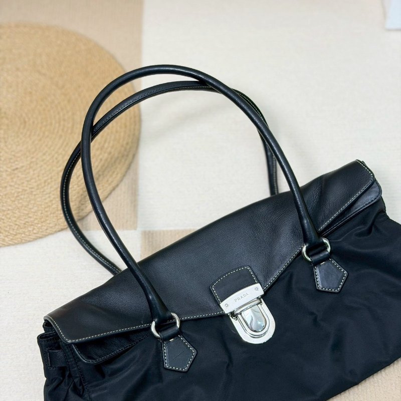 （酷颯美女快看😎）🏷️Prada 普拉達．Shoulder 中古長法棍/客人寄賣-24