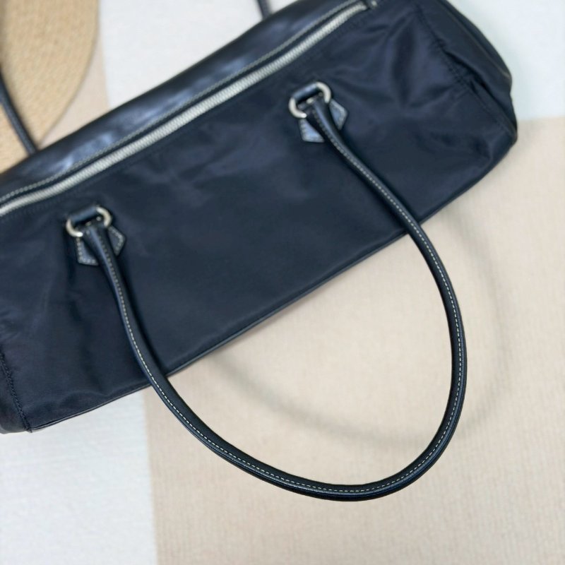 （酷颯美女快看😎）🏷️Prada 普拉達．Shoulder 中古長法棍/客人寄賣-27