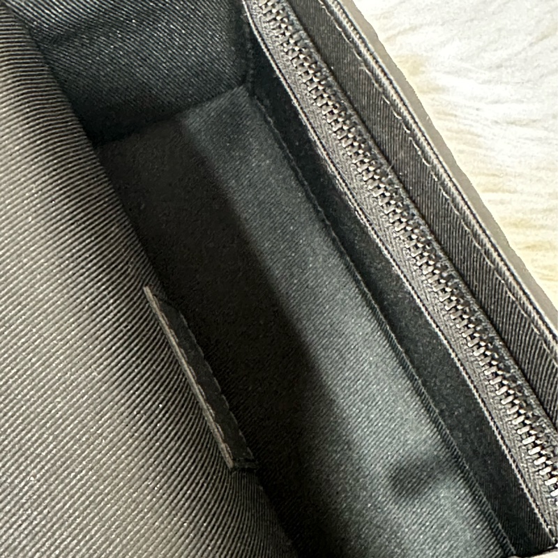 LV M81746 黑色牛皮壓紋斜背包 steamer-33