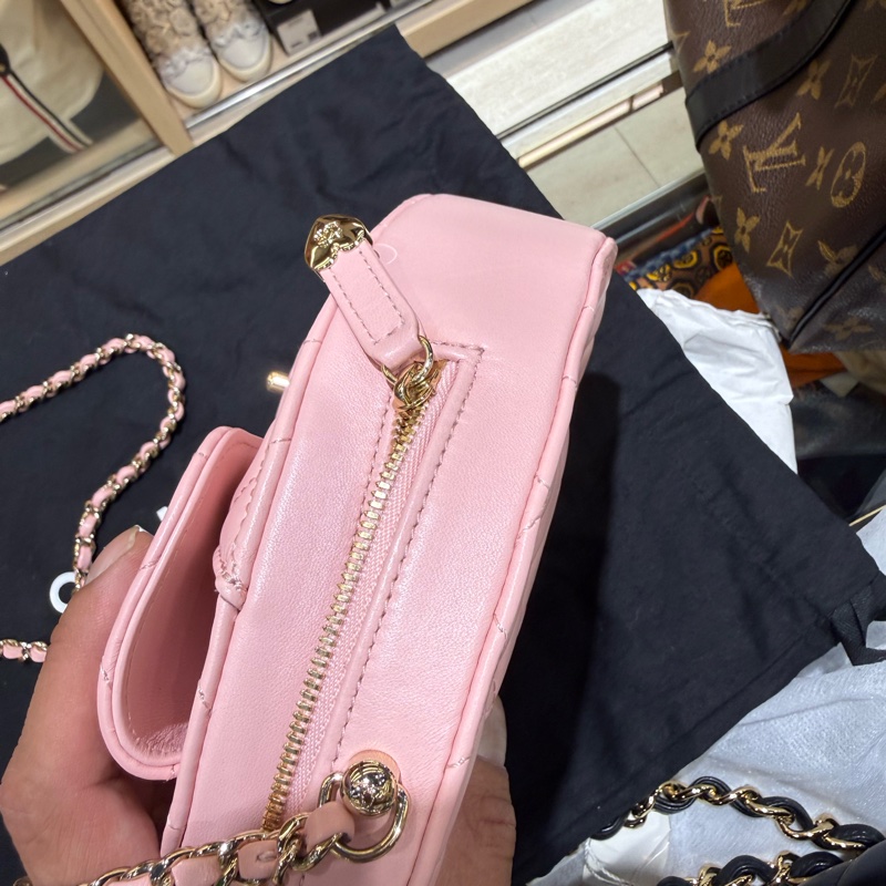 香奈兒心形鏈條包-7