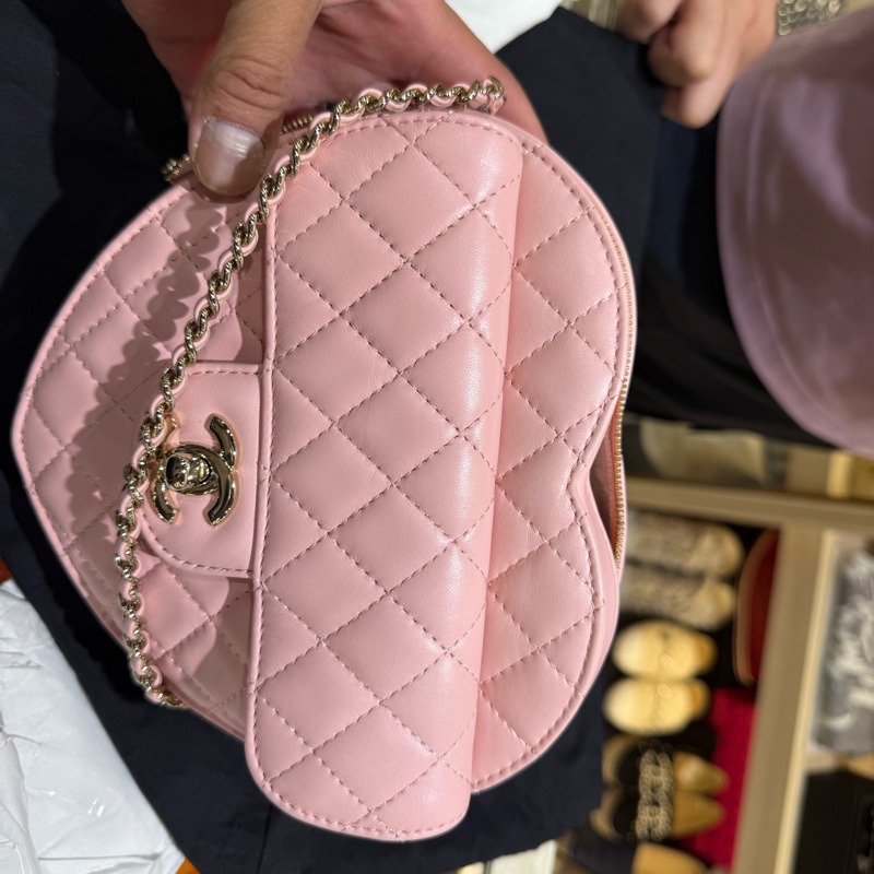 香奈兒心形鏈條包-9