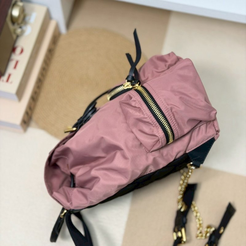 （這顆超好背！母親節禮物首選🎁）🏷Burberry 博柏利．The Rucksack 尼龍束口後背包 中號-2