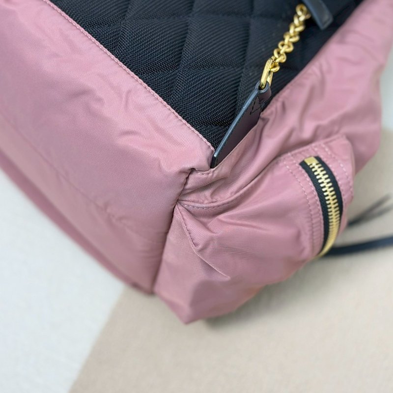 （這顆超好背！母親節禮物首選🎁）🏷Burberry 博柏利．The Rucksack 尼龍束口後背包 中號-7