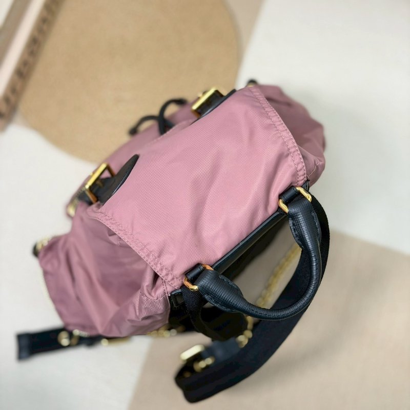 （這顆超好背！母親節禮物首選🎁）🏷Burberry 博柏利．The Rucksack 尼龍束口後背包 中號-9