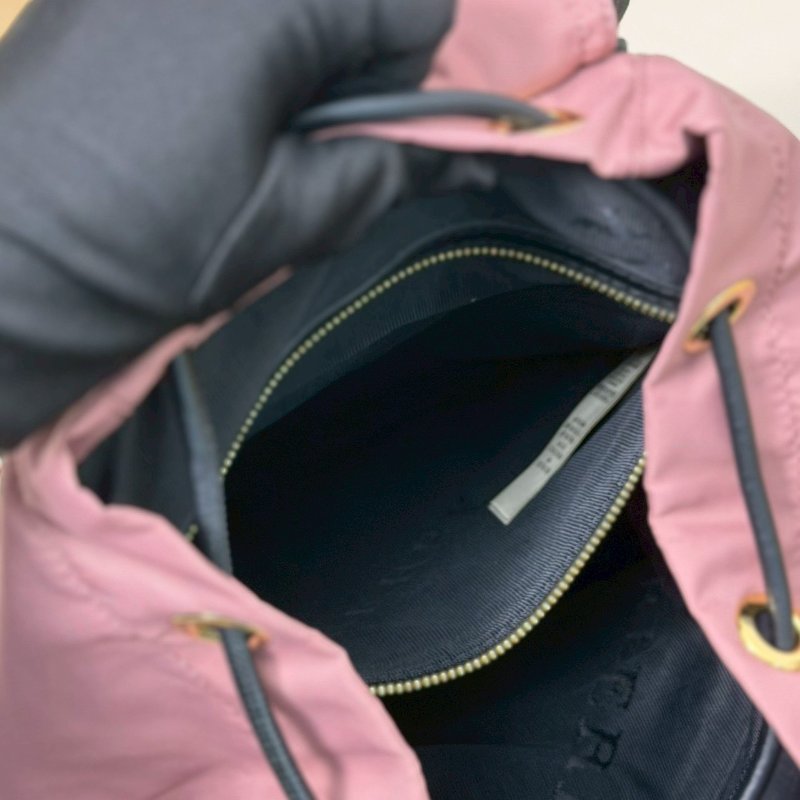 （這顆超好背！母親節禮物首選🎁）🏷Burberry 博柏利．The Rucksack 尼龍束口後背包 中號-17