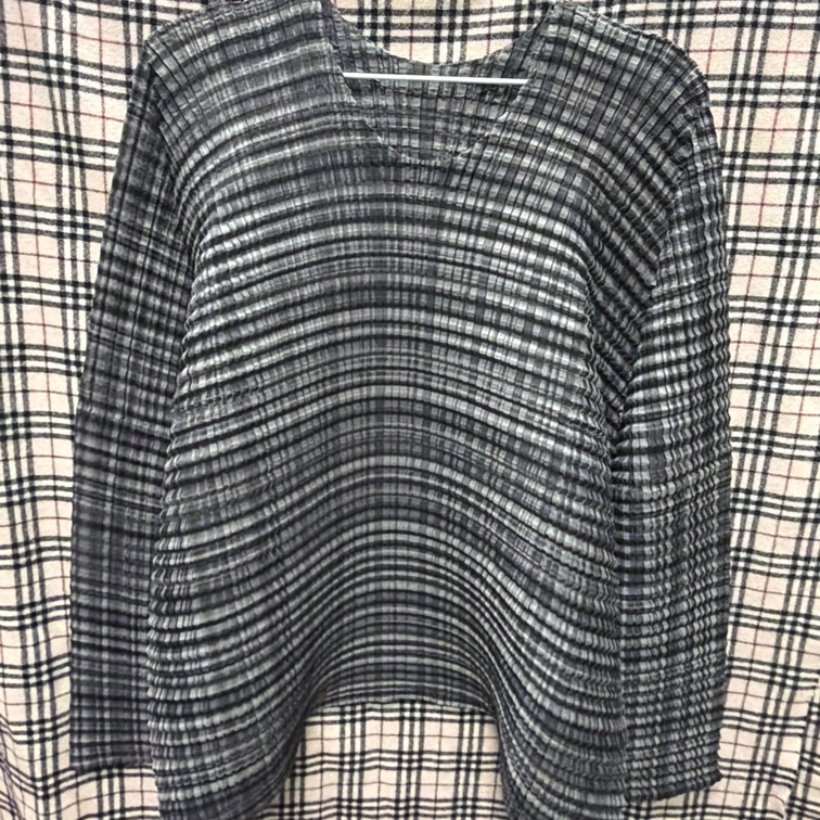 ISSEY MIYAKE me 摺衣 長袖上衣 （彈跳衣）-0