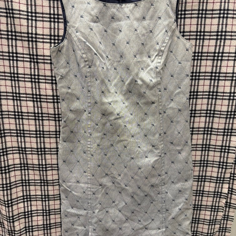 Burberry 灰色 logo 短袖洋裝 38-0