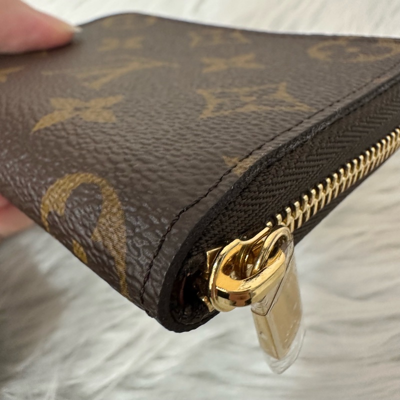LV M60067 老花金釦拉鏈零錢包-6