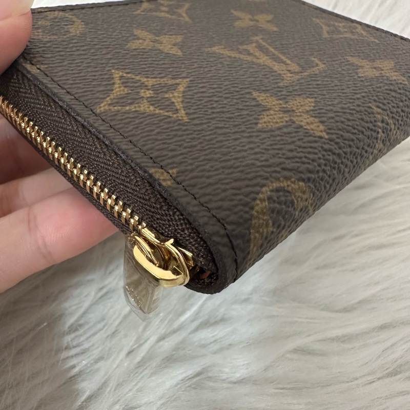 LV M60067 老花金釦拉鏈零錢包-7