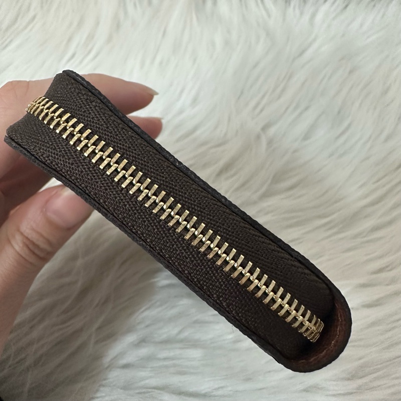 LV M60067 老花金釦拉鏈零錢包-13