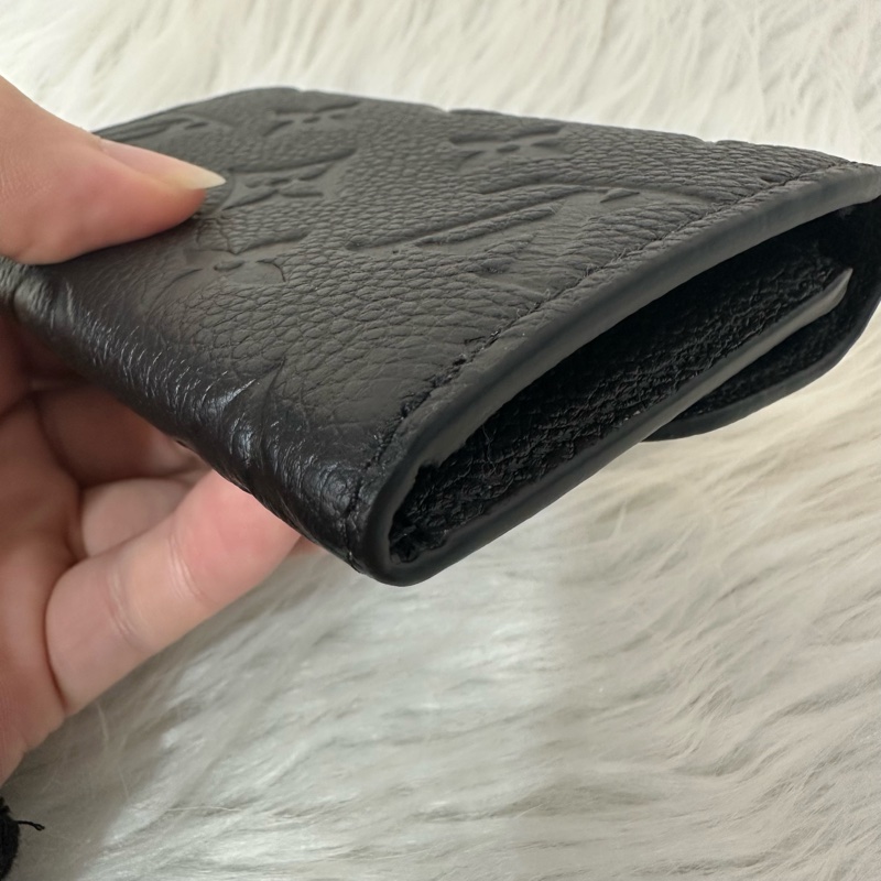 LV M81455 黑色牛皮壓紋金釦翻蓋零錢包 卡包-6