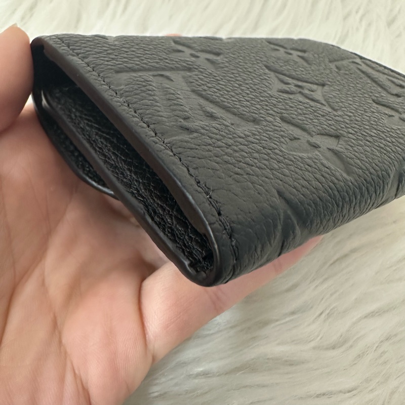 LV M81455 黑色牛皮壓紋金釦翻蓋零錢包 卡包-7