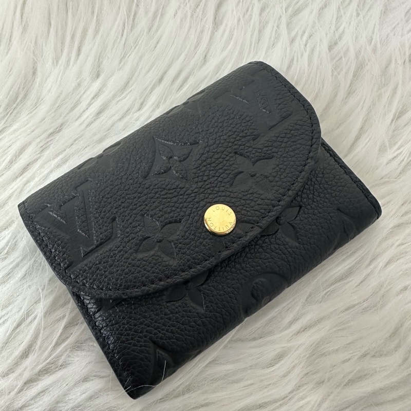 LV M81455 黑色牛皮壓紋金釦翻蓋零錢包 卡包-12