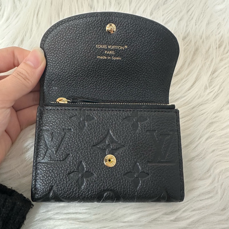 LV M81455 黑色牛皮壓紋金釦翻蓋零錢包 卡包-13