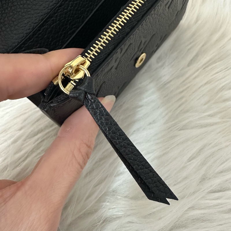 LV M81455 黑色牛皮壓紋金釦翻蓋零錢包 卡包-18