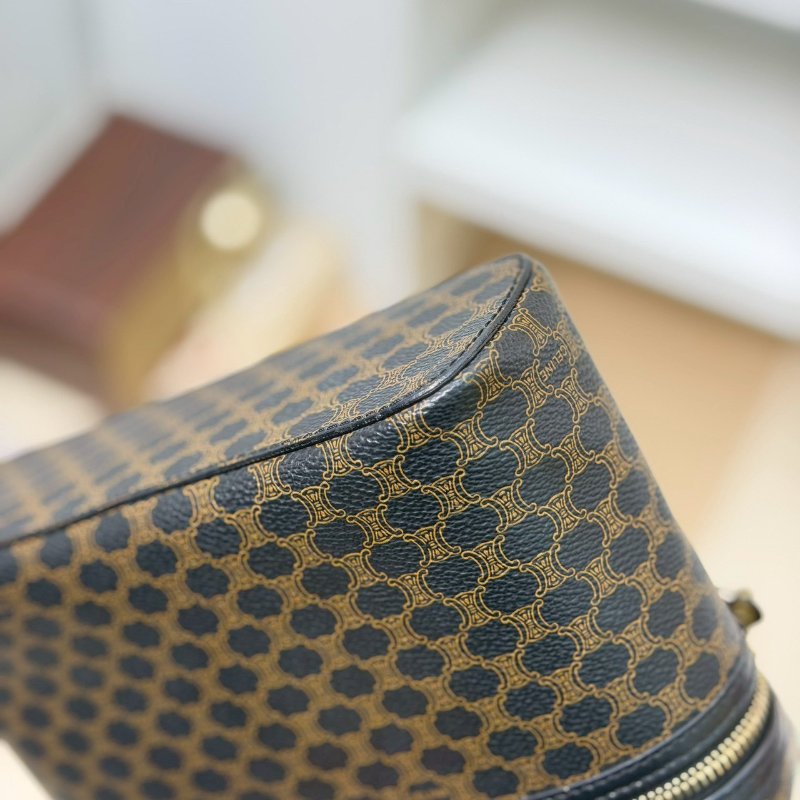 （賠本出清價💔）🏷Celine 瑟琳．中古黑老花化妝包改造-5