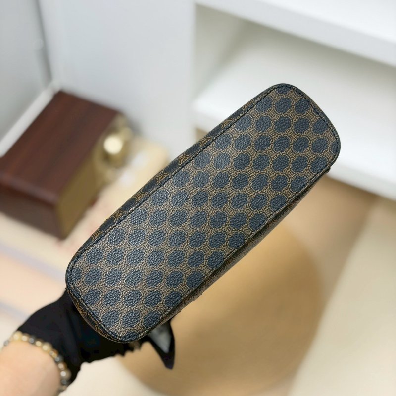 （賠本出清價💔）🏷Celine 瑟琳．中古黑老花化妝包改造-13