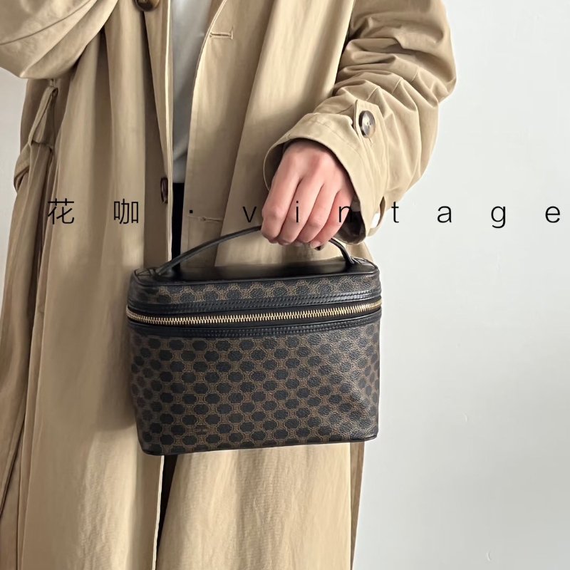 （賠本出清價💔）🏷Celine 瑟琳．中古黑老花化妝包改造-17