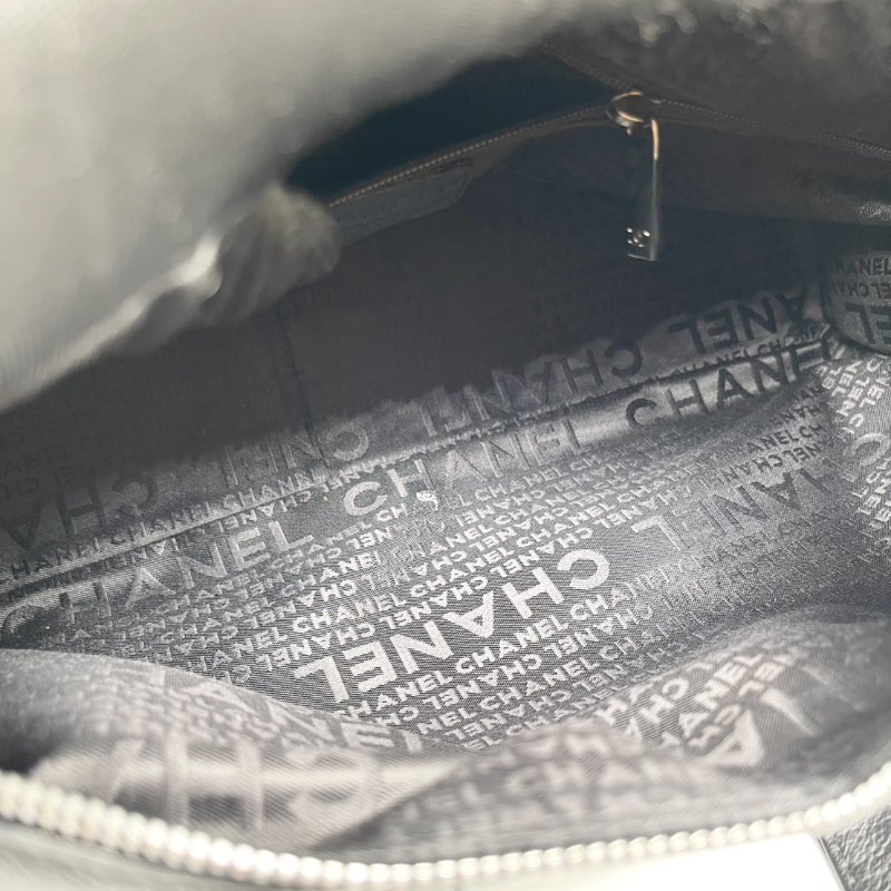 CHANEL 黑色魚子醬牛皮銀绗縫方格保齡球包-9