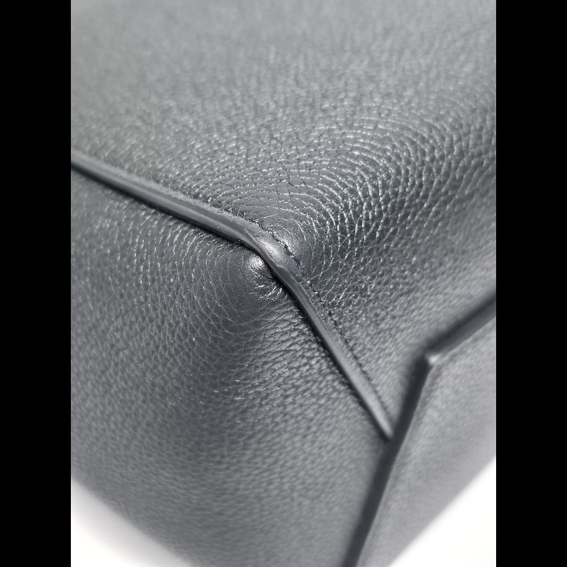 Celine 黑色Sangle Bucket Bag-10