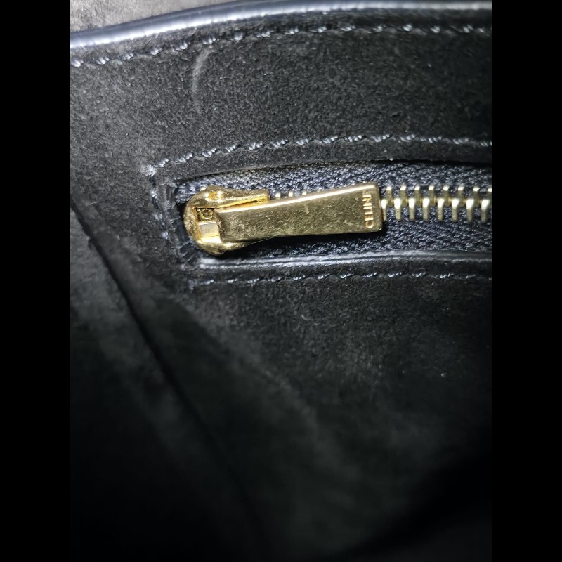 Celine 黑色Sangle Bucket Bag-17