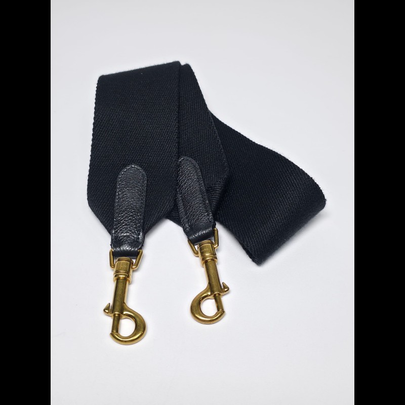 Celine 黑色Sangle Bucket Bag-22
