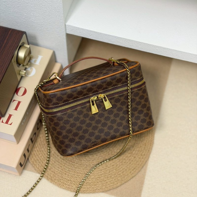 （賠本出清價💔）🏷Celine 瑟琳．中古老花飯盒化妝包改造-0