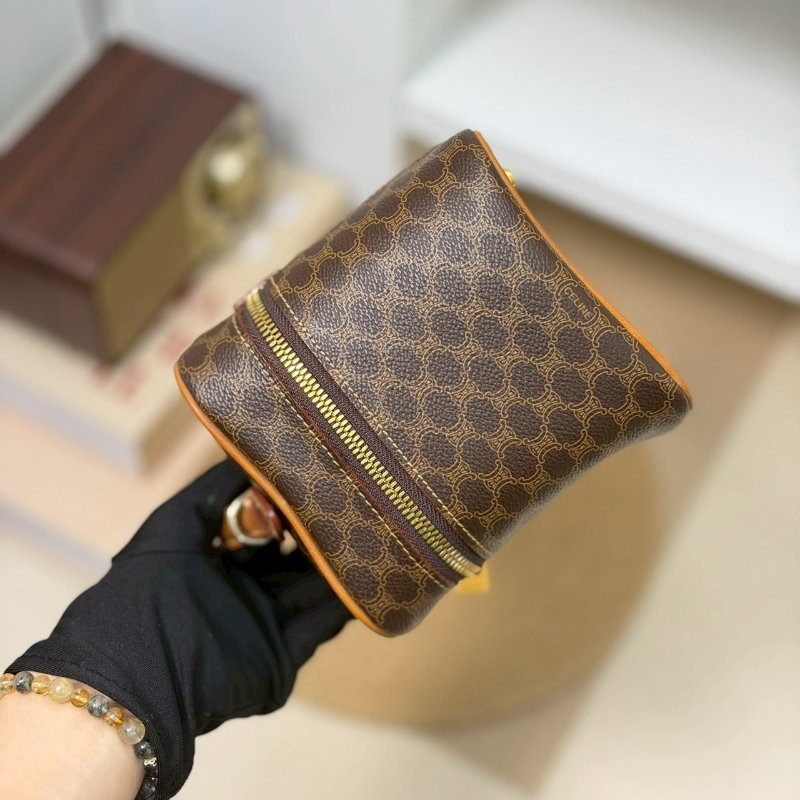 （賠本出清價💔）🏷Celine 瑟琳．中古老花飯盒化妝包改造-3