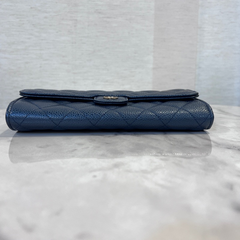 Chanel 珠光藍荔枝皮銀釦下蓋12卡長夾-2