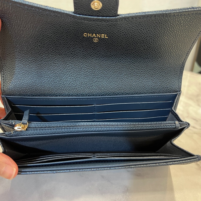 Chanel 珠光藍荔枝皮銀釦下蓋12卡長夾-10