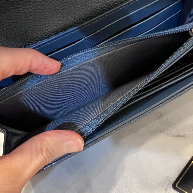 Chanel 珠光藍荔枝皮銀釦下蓋12卡長夾-11