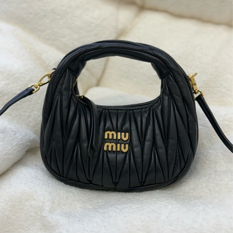 （張元英同款🖤）MiuMiu 黑色 wanderhobo mini 手提斜背包