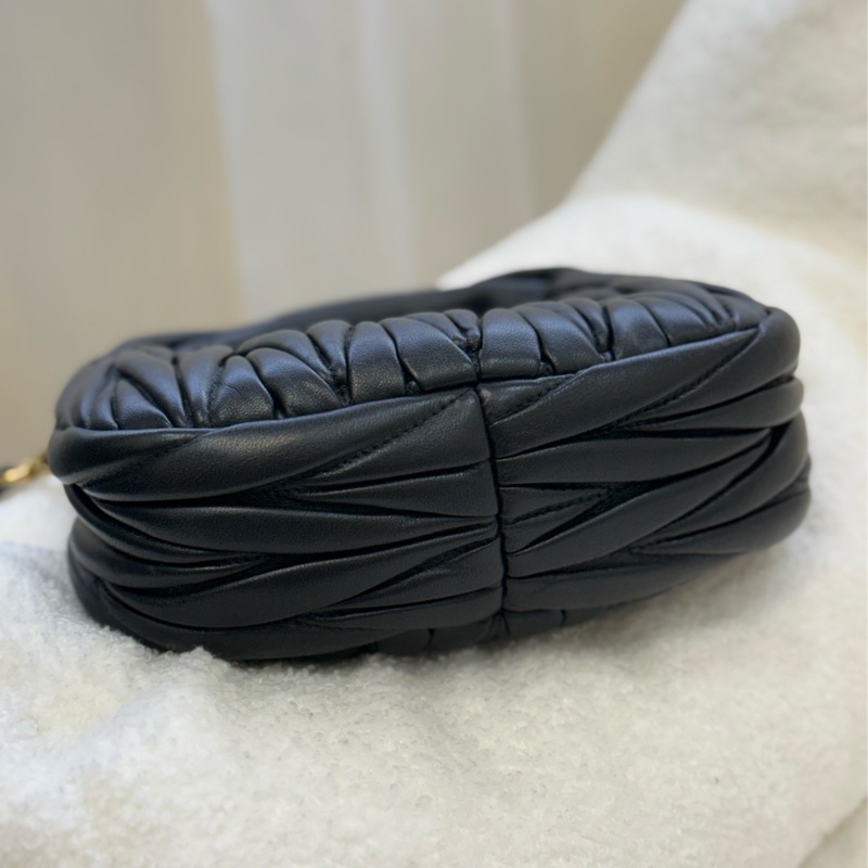 （張元英同款🖤）MiuMiu 黑色 wanderhobo mini 手提斜背包-2