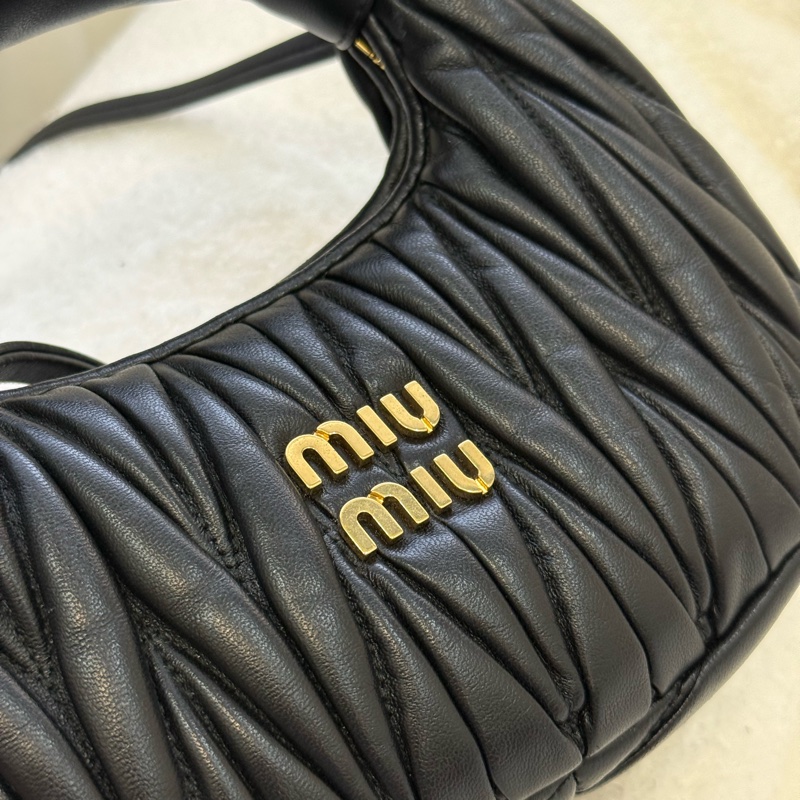 （張元英同款🖤）MiuMiu 黑色 wanderhobo mini 手提斜背包-6