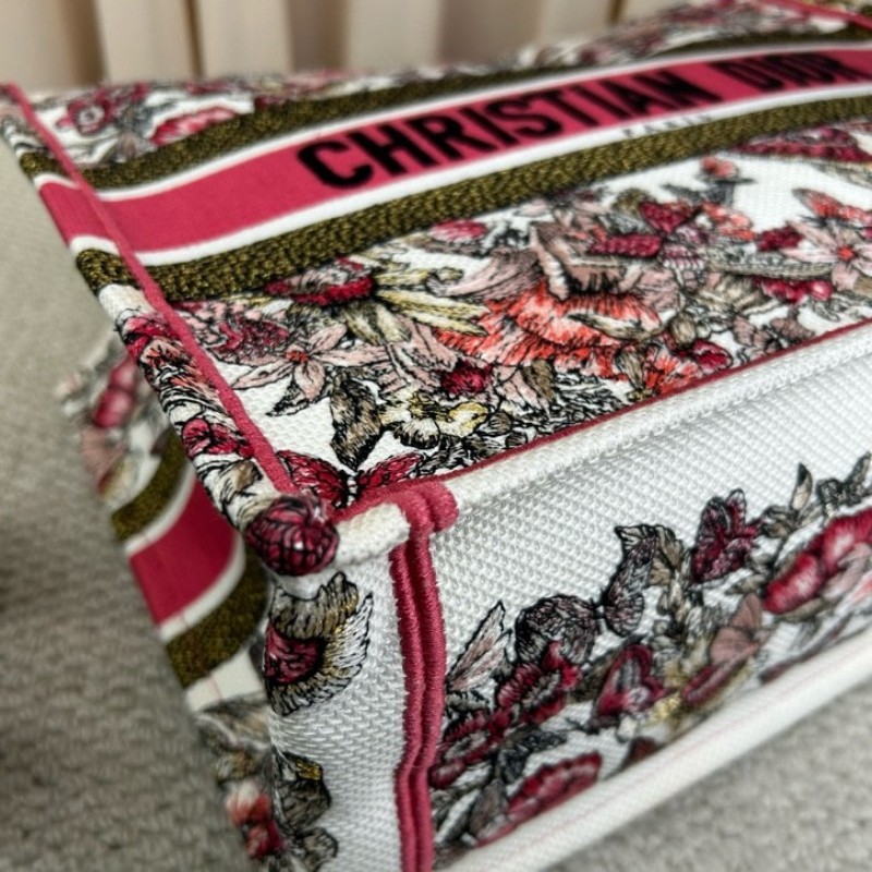 迪奧Dior蝴蝶花卉刺繡托特手提托特包 上身吸睛 包型板正 容量大 日常通勤百搭實用-10