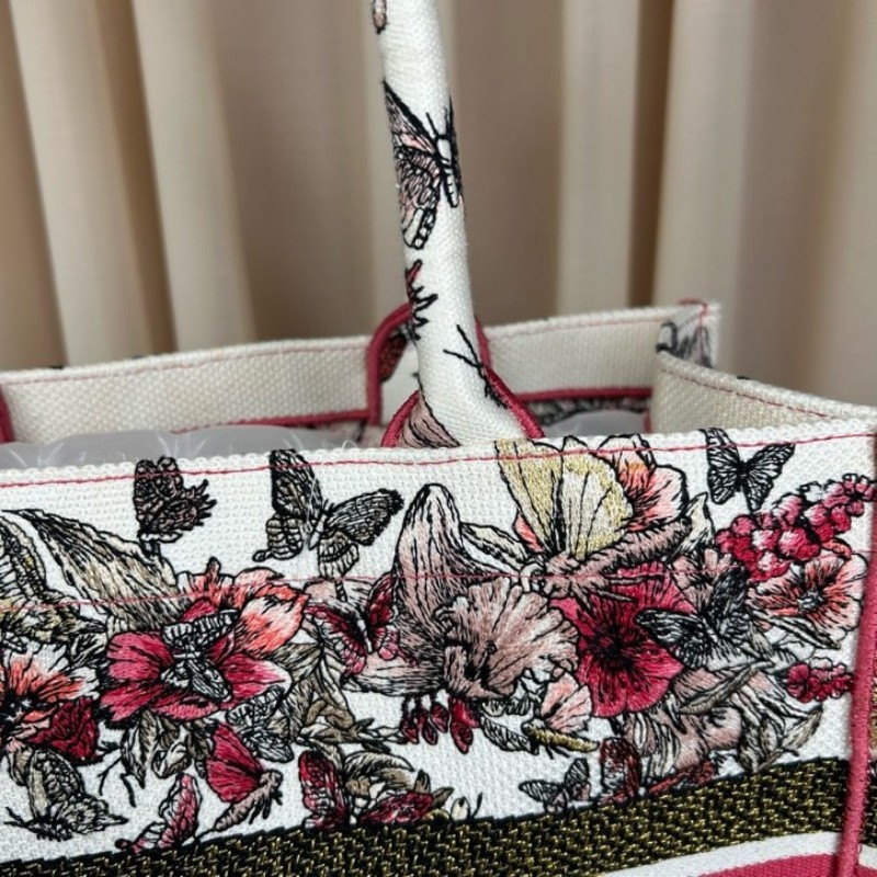 迪奧Dior蝴蝶花卉刺繡托特手提托特包 上身吸睛 包型板正 容量大 日常通勤百搭實用-13