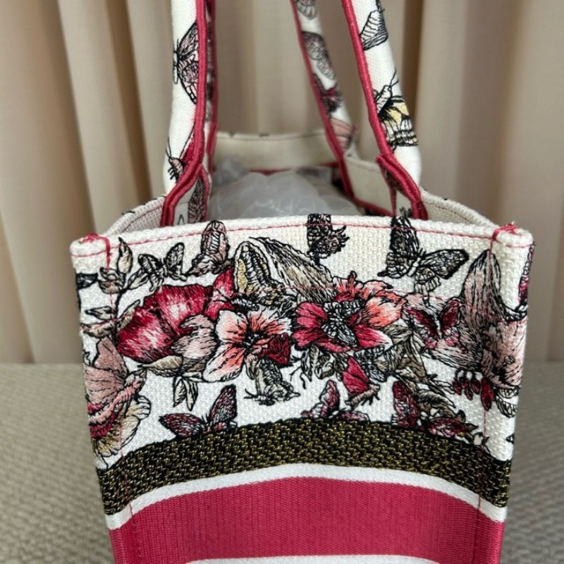 迪奧Dior蝴蝶花卉刺繡托特手提托特包 上身吸睛 包型板正 容量大 日常通勤百搭實用-16