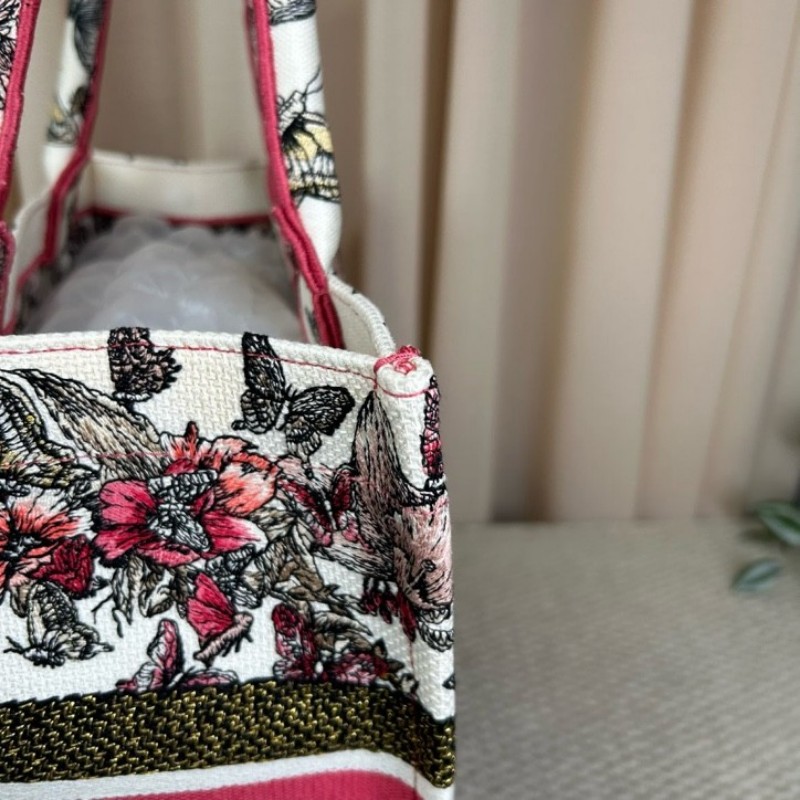 迪奧Dior蝴蝶花卉刺繡托特手提托特包 上身吸睛 包型板正 容量大 日常通勤百搭實用-17
