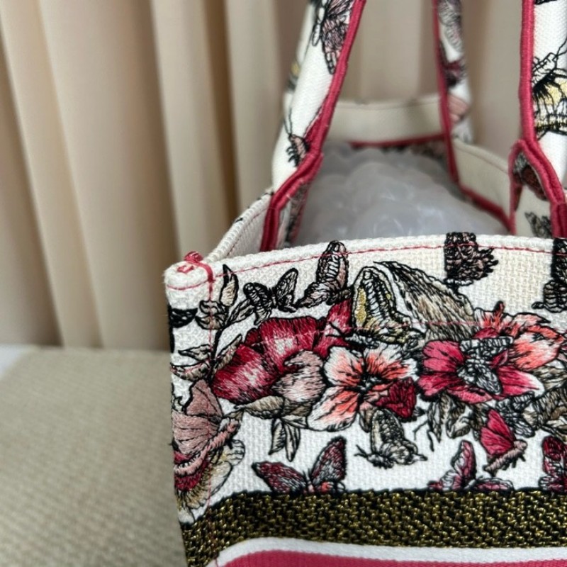 迪奧Dior蝴蝶花卉刺繡托特手提托特包 上身吸睛 包型板正 容量大 日常通勤百搭實用-18