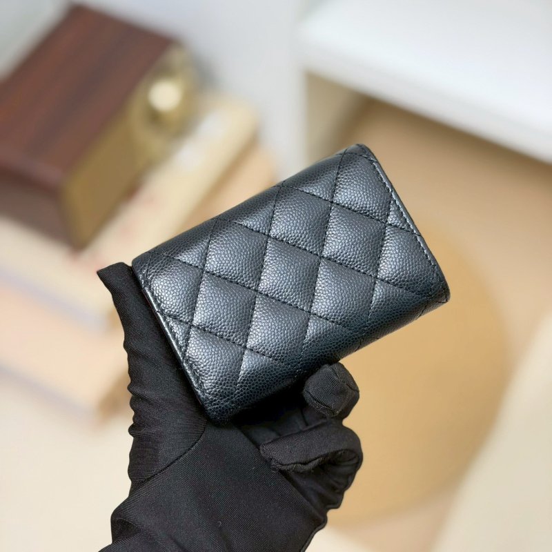 🏷️Chanel 香奈兒．Coco Mini 三折短夾 荔枝牛淡金扣-1