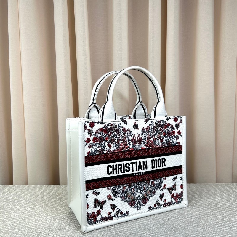 迪奧Dior Book Tote 花卉蝴蝶刺繡托特包 白色很百搭 有肩帶 可單肩可斜挎可手提 容量大 日常通勤都很實用 包型飽滿-2