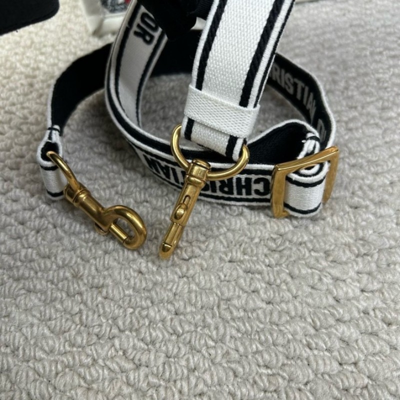 迪奧Dior Book Tote 花卉蝴蝶刺繡托特包 白色很百搭 有肩帶 可單肩可斜挎可手提 容量大 日常通勤都很實用 包型飽滿-12