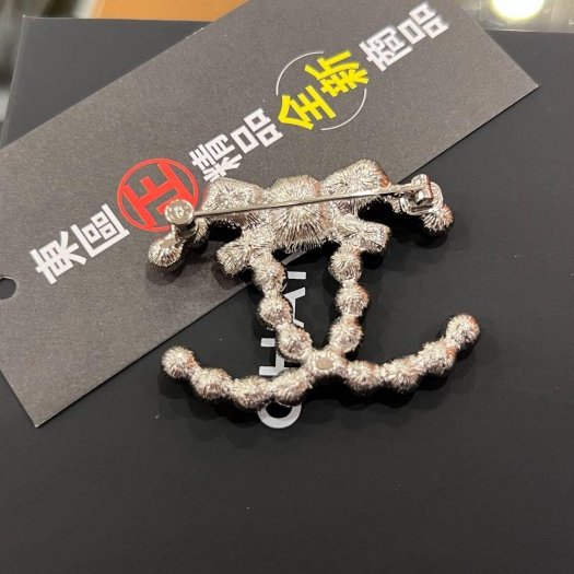 東區正精品㊣CHANEL B23K 全新香奈兒銀色雙C LOGO珍珠黑鑽胸針別針 RZ6292-5