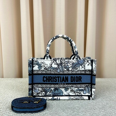 迪奧Dior Book Tote迷你托特包 藍白拼色 植物花卉刺繡 肩帶款 手提單肩斜挎都可以 容量實用 日常百搭