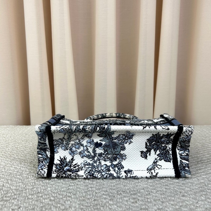 迪奧Dior Book Tote迷你托特包 藍白拼色 植物花卉刺繡 肩帶款 手提單肩斜挎都可以 容量實用 日常百搭-4