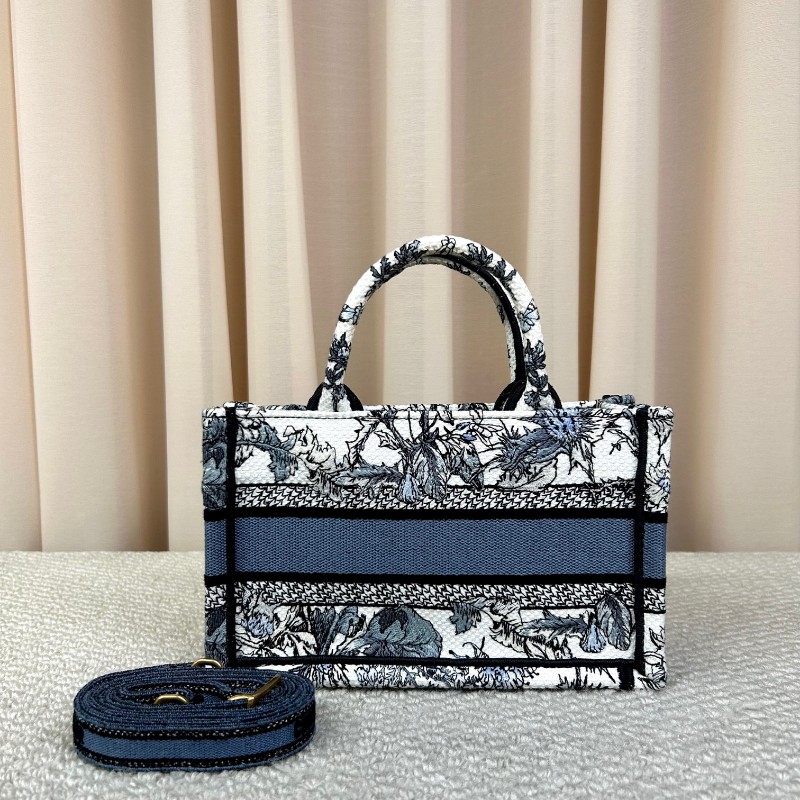迪奧Dior Book Tote迷你托特包 藍白拼色 植物花卉刺繡 肩帶款 手提單肩斜挎都可以 容量實用 日常百搭-6