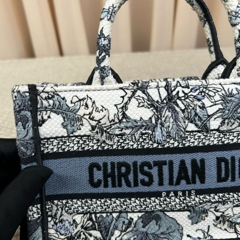 迪奧Dior Book Tote迷你托特包 藍白拼色 植物花卉刺繡 肩帶款 手提單肩斜挎都可以 容量實用 日常百搭-16